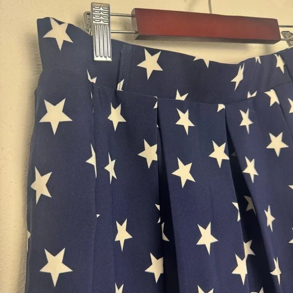 Wonder Woman DC Comics Pleated Circle Skirt - Picture 4 of 7